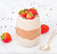 layered mocha and vaniall chia pudding